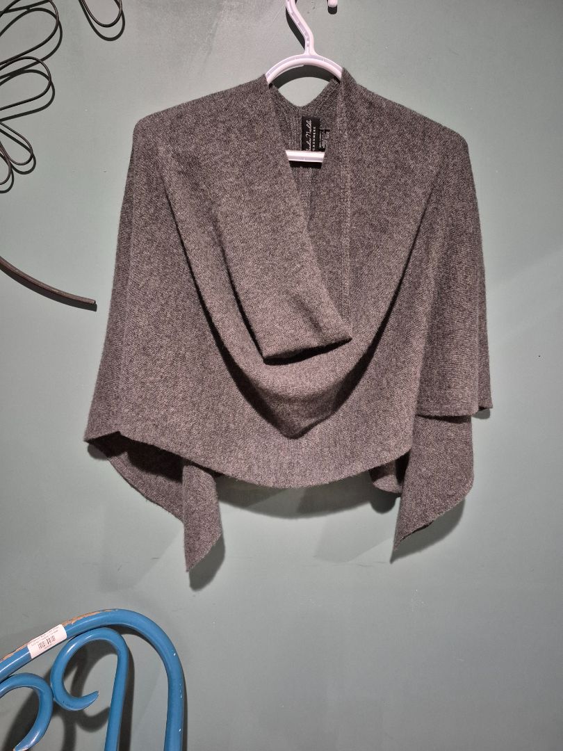 Grey Claudia Nichole Cashmere Sweater Poncho