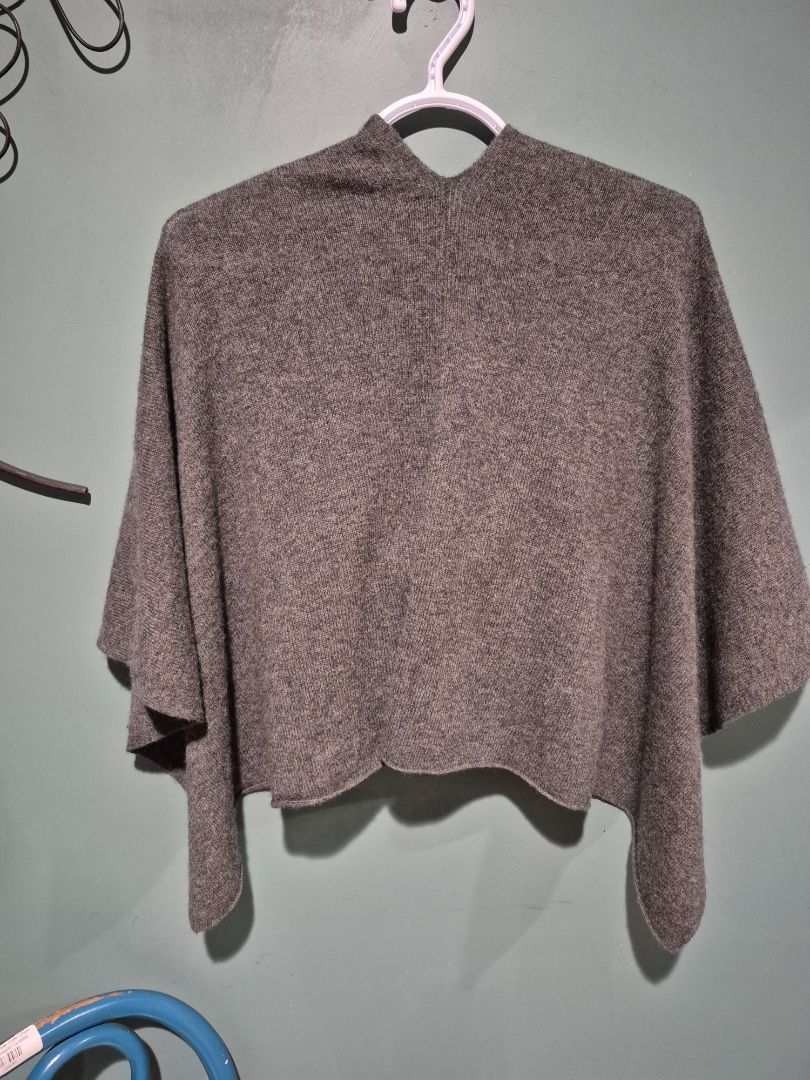 Grey Claudia Nichole Cashmere Sweater Poncho