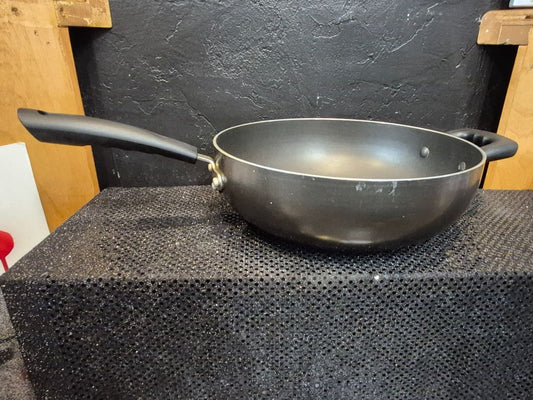 Invitations Non-stick Wok, 11