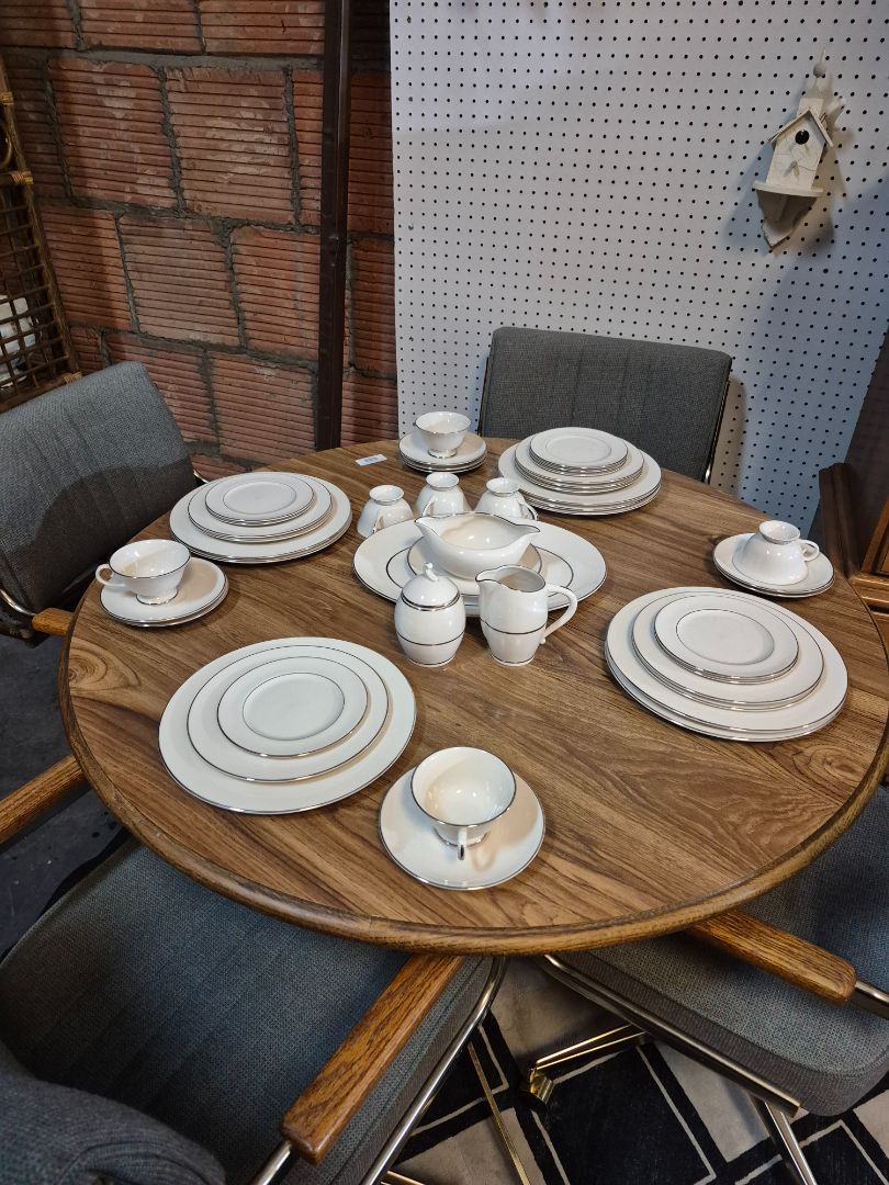 DSC Fine China Set, 8 Place Settings, +Sugar Bowl w/Lid, Creamer, Gravy Boat, and Serving Tray, 44 pieces