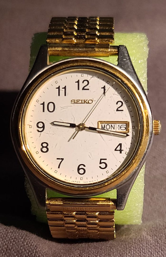 Gold Tone Seiko Men's Watch Quartz Day-Date