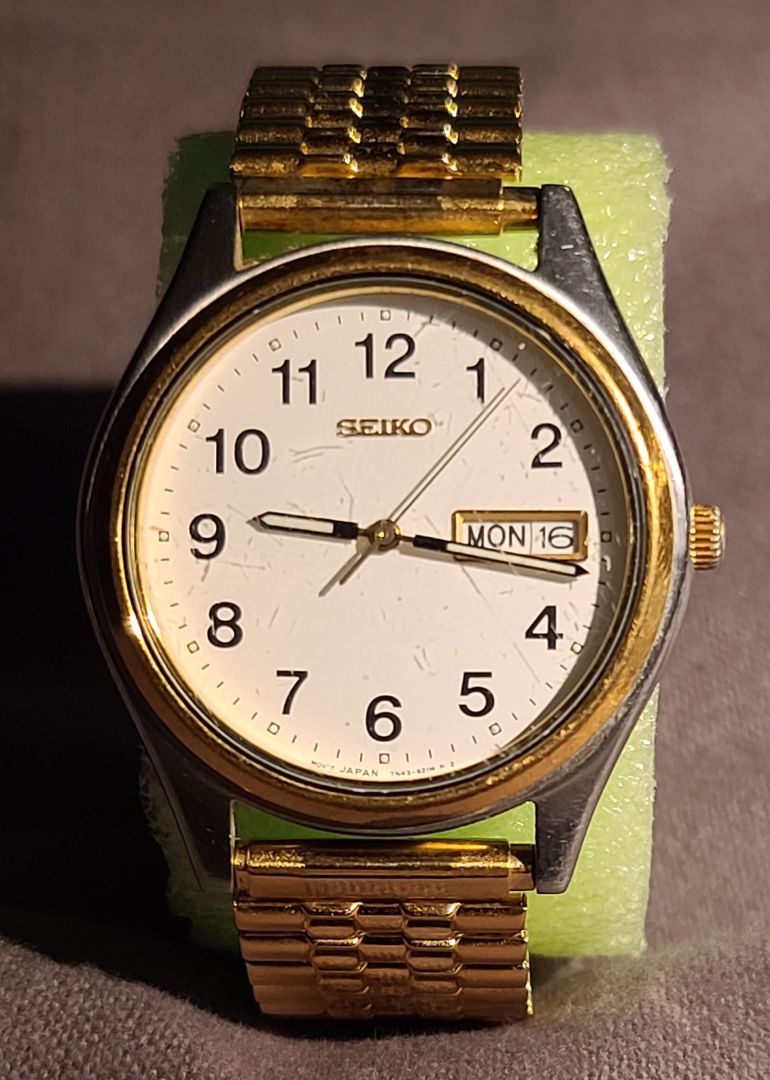 Gold Tone Seiko Men's Watch Quartz Day-Date