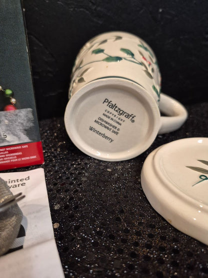 Pfaltzgraff "Winterberry" Covered Mug w/Infuser, 12 oz.
