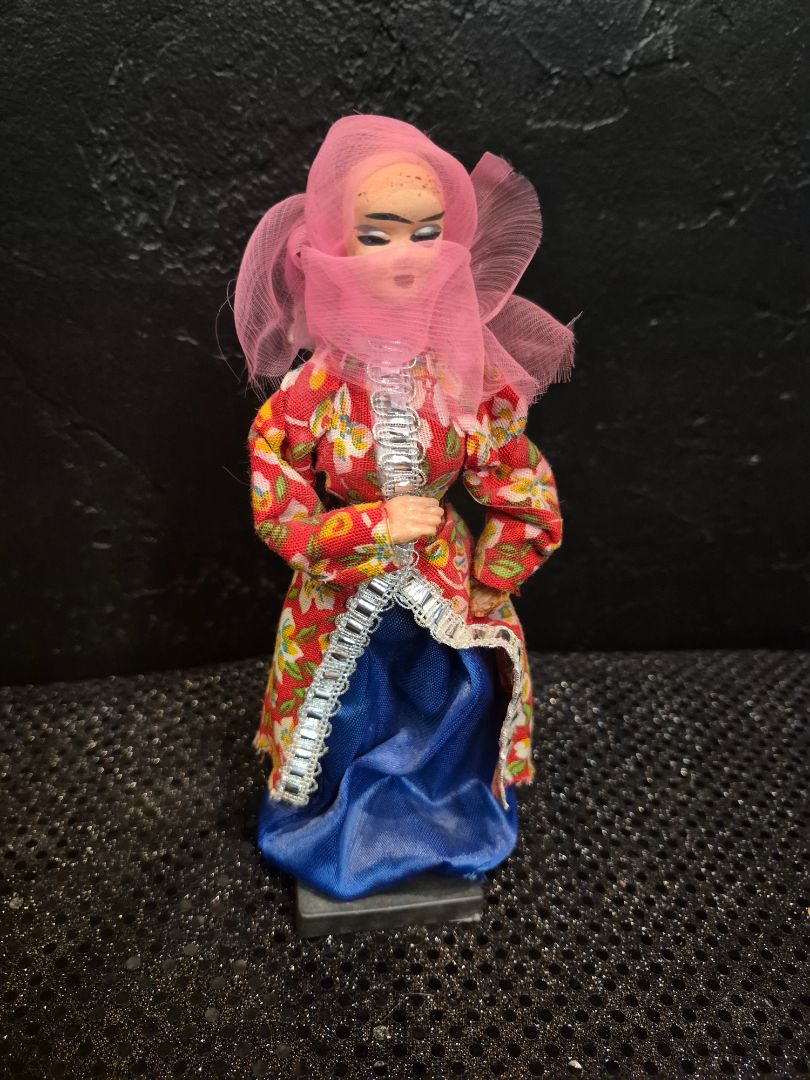 Vintage Souvenir Doll, 8"
