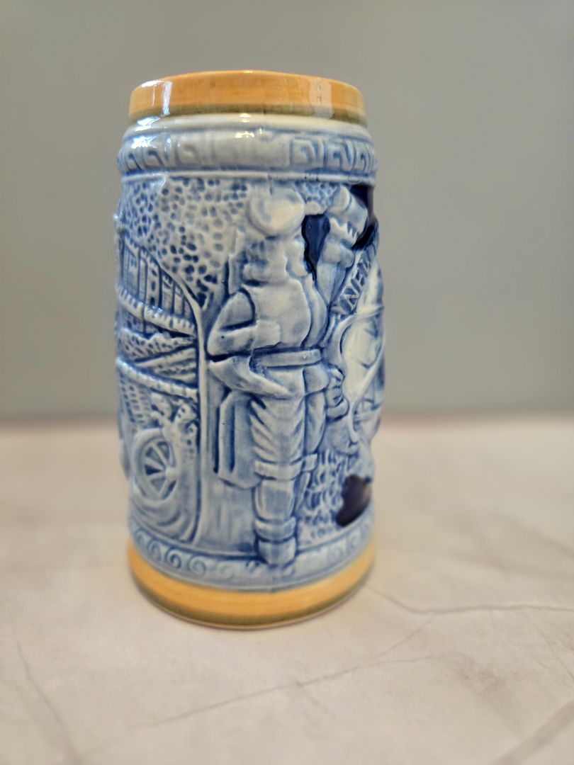 Blue  Vintage New York World’s Fair 1964-1965 Ceramic Beer Stein Mug, 6 x 4.25 x 3.5