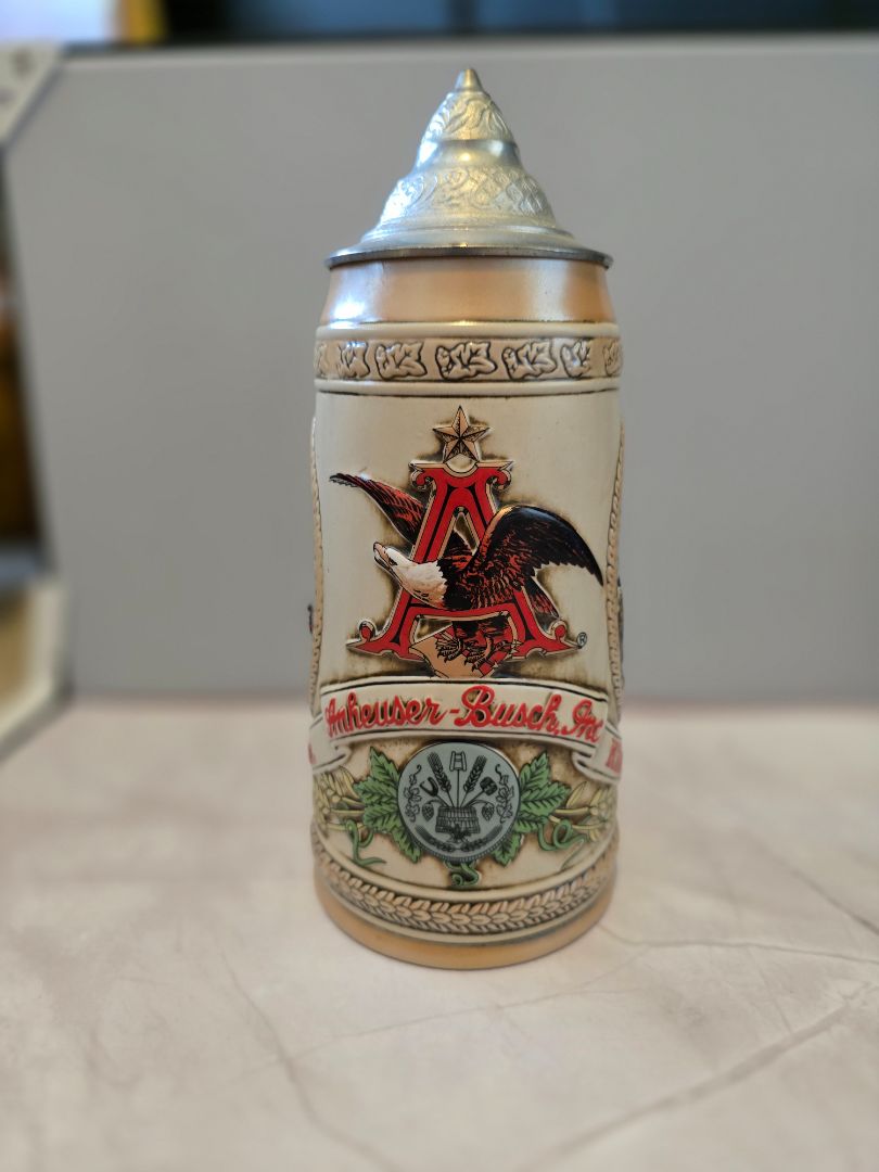 Budweiser Budweiser King of Beers "H" Series Early Transportation Lidded Stein #14071, 9.5 x 5 x 5