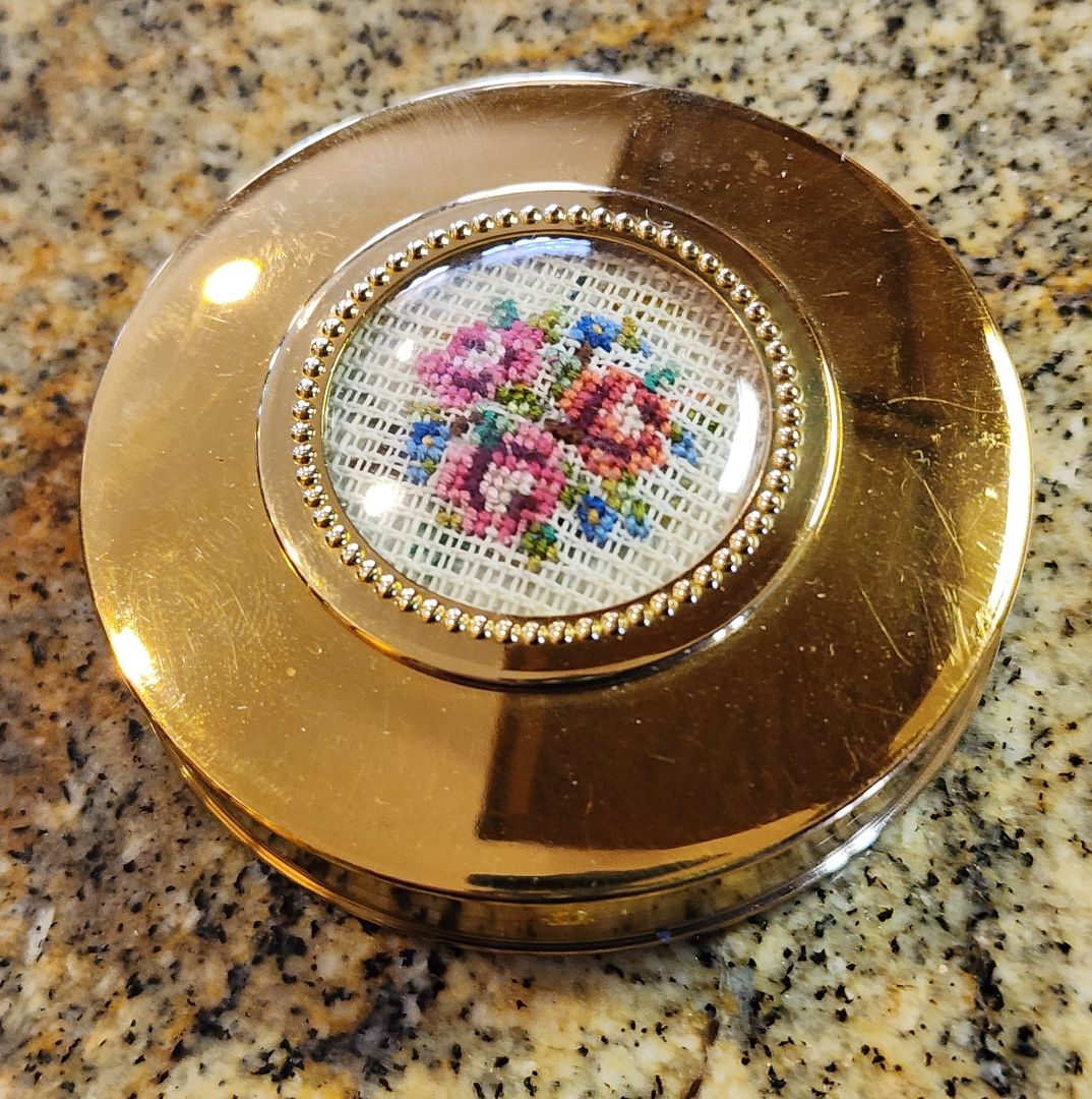 Vintage Compact
