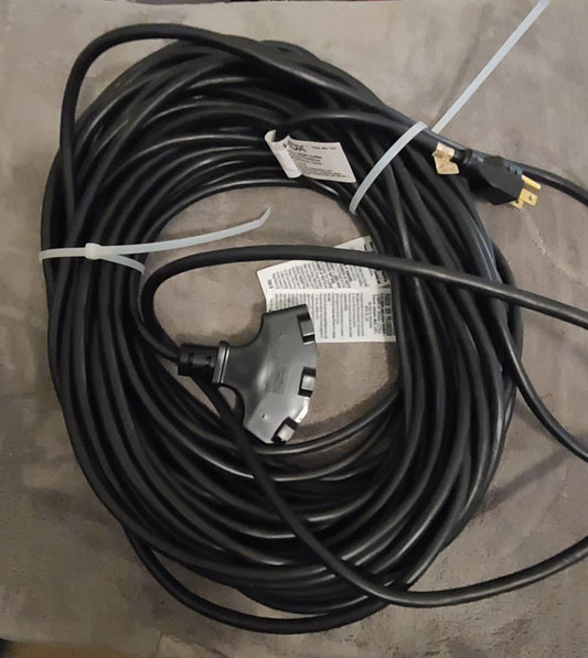 Black  100' Extension Cord Triple, 100'