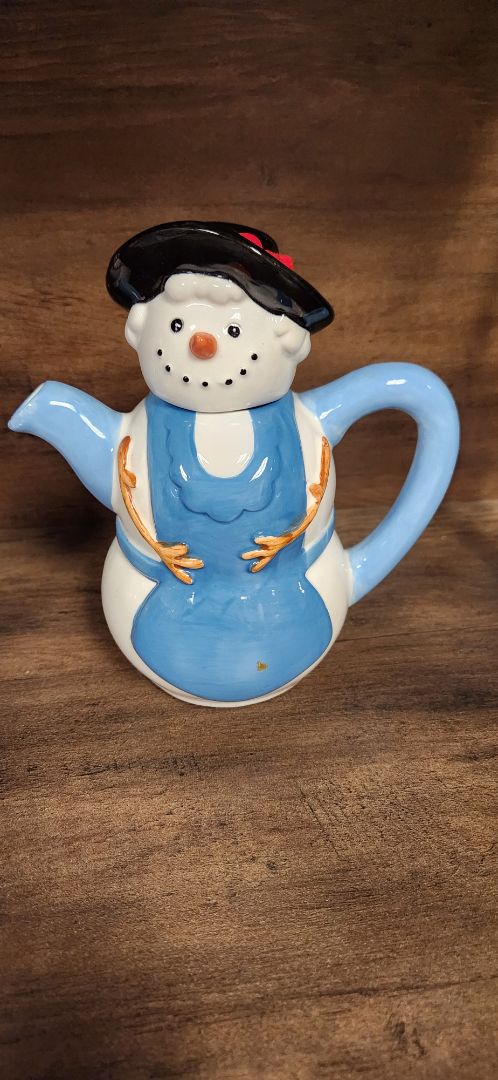 Ceramic Snowman teapot Approx 6" tall