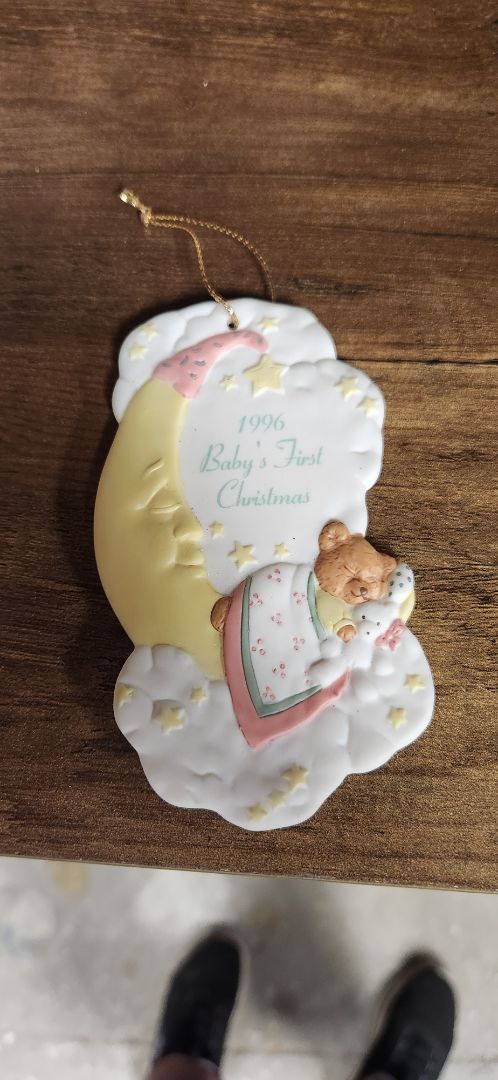 Hallmark 1996 Babies first christmas ornament
