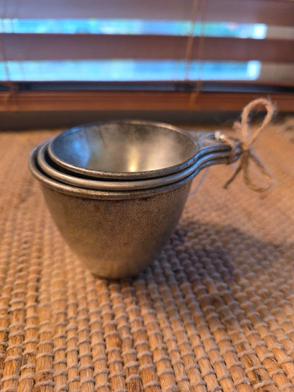 Metal Measuring cups - Vintage (3), 1/3, 1/2, 1 cup