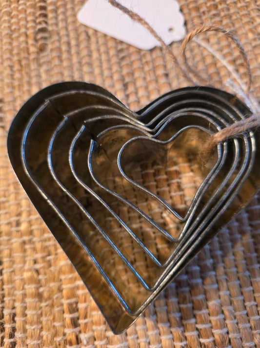 Metal Vintage baker Vintage Heart Cookie Cutter Set (6)
