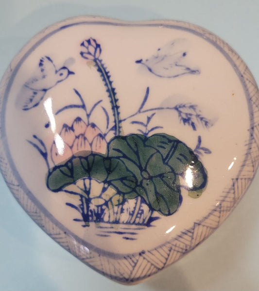 Chinese Porcelain Trinket Holder Heart