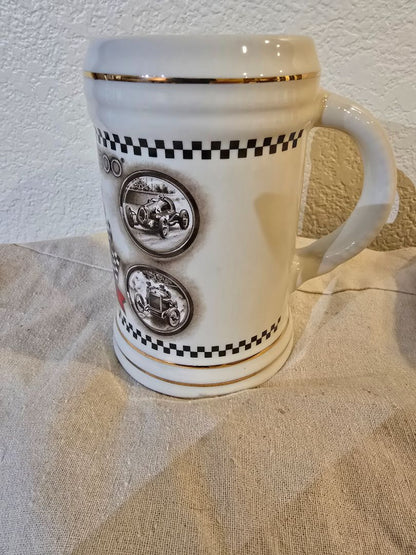 Budweiser Budweiser King of Beers "H" Series Early Transportation Lidded Stein #14071, 5.5 x 4