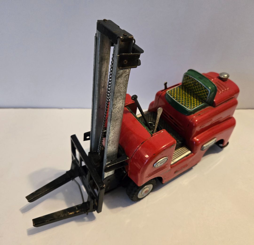 Forklift - Missing parts