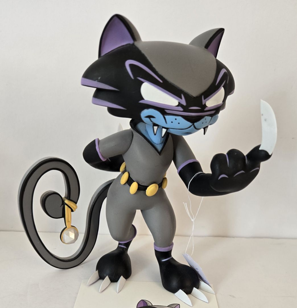 2018 DC Artists Alley Catwoman Vinyl Figure (Jared Flores Design)