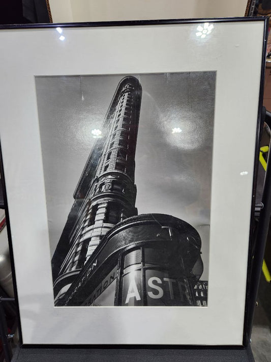 Photo- 1990 Flat Iron Building by Teun Voeten Framed