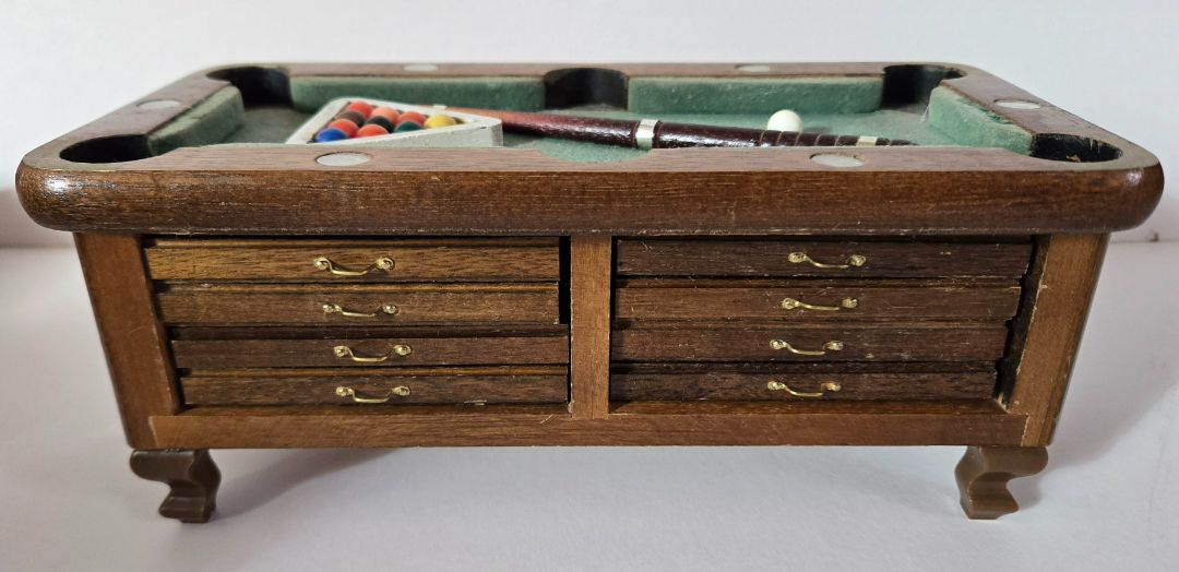 Mini Pool Table w/Coasters