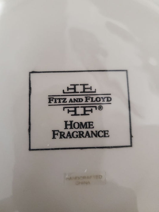Fitz and Floyd Santa pillar candle set