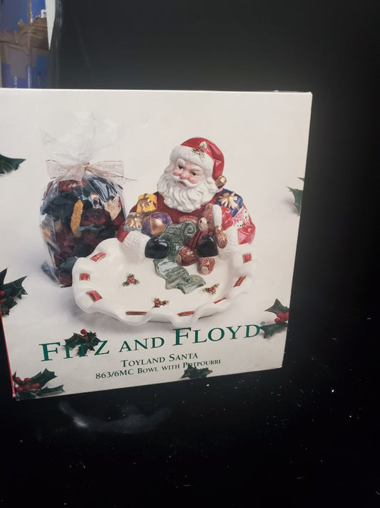 Fitz and Floyd Santa with potpourri