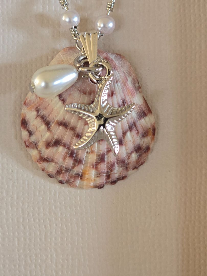 Handmade Seashell Necklace, 16 inch