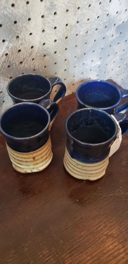 4 Coffee Mugs - Blue/Cream