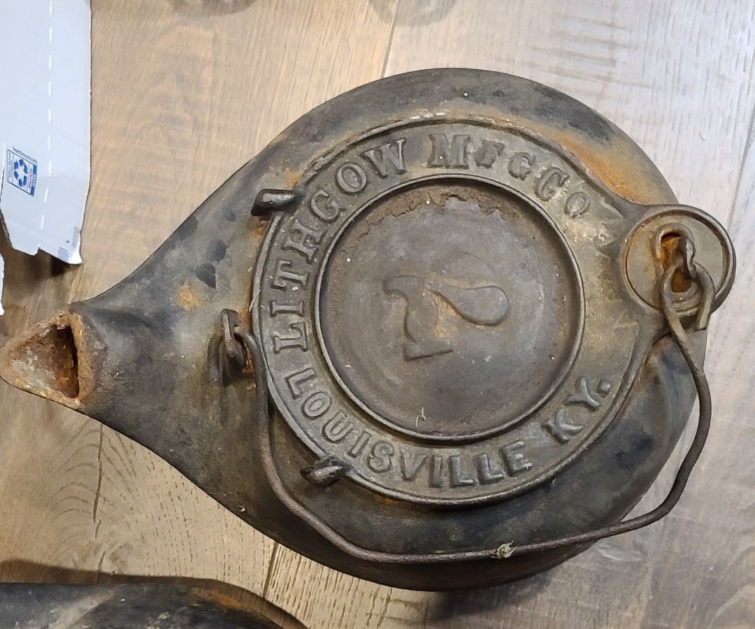 Black Lithgow Mfg Co Cast Iron Tea Pot