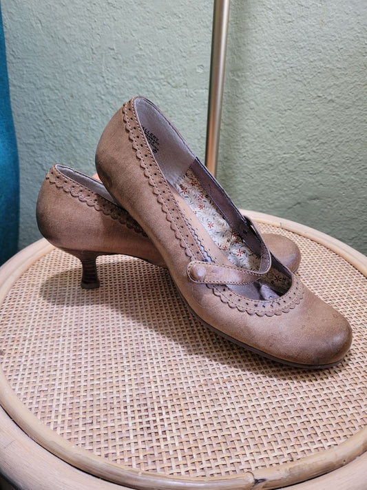 Tan Mudd Vintage "Less than 50 years", 8 womens