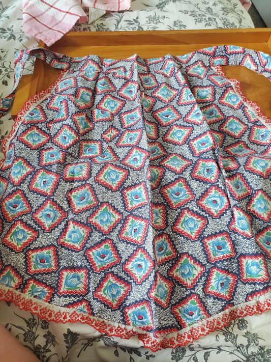 Small half apron