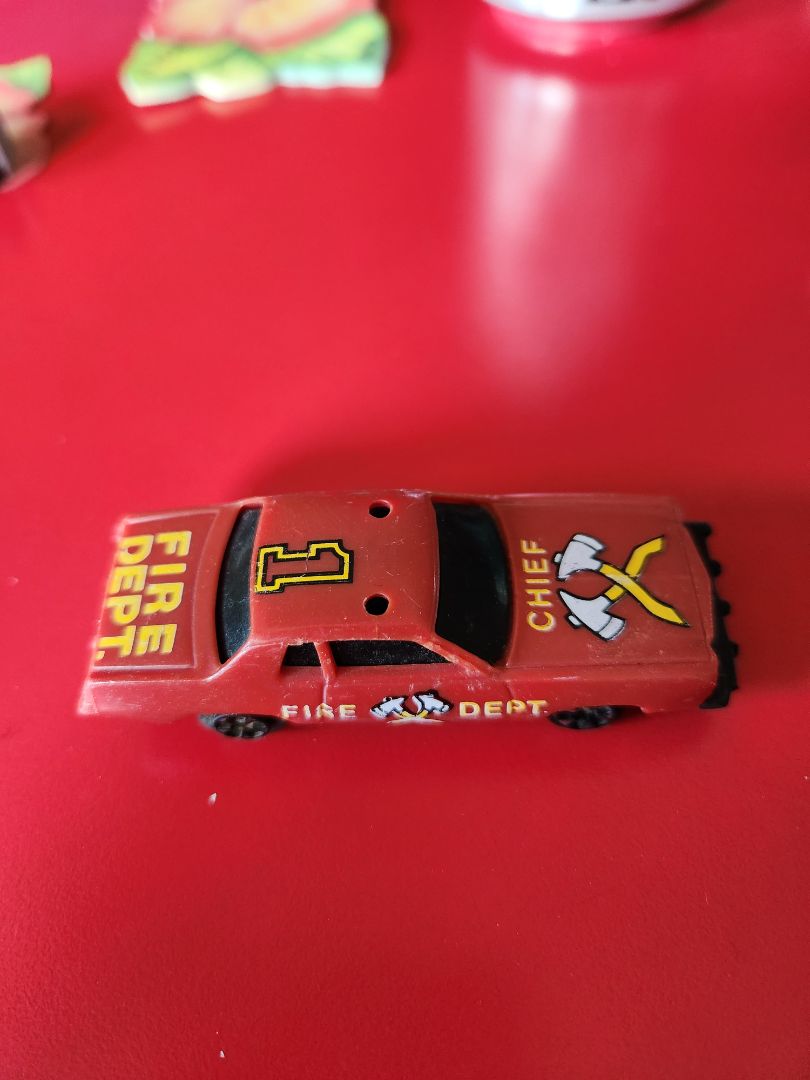 80 KIDCO FIRE CHIEF CAR