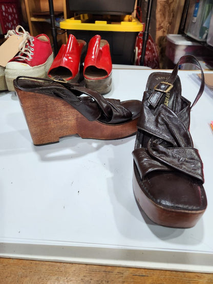 Dark Brown Fanfare Pede- Brazil 70's Dk Brown Leather/wood sandels, 9