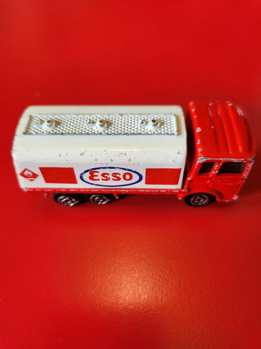 70 mAJORELTE SAVIEN ESSO TANKER TRUCK