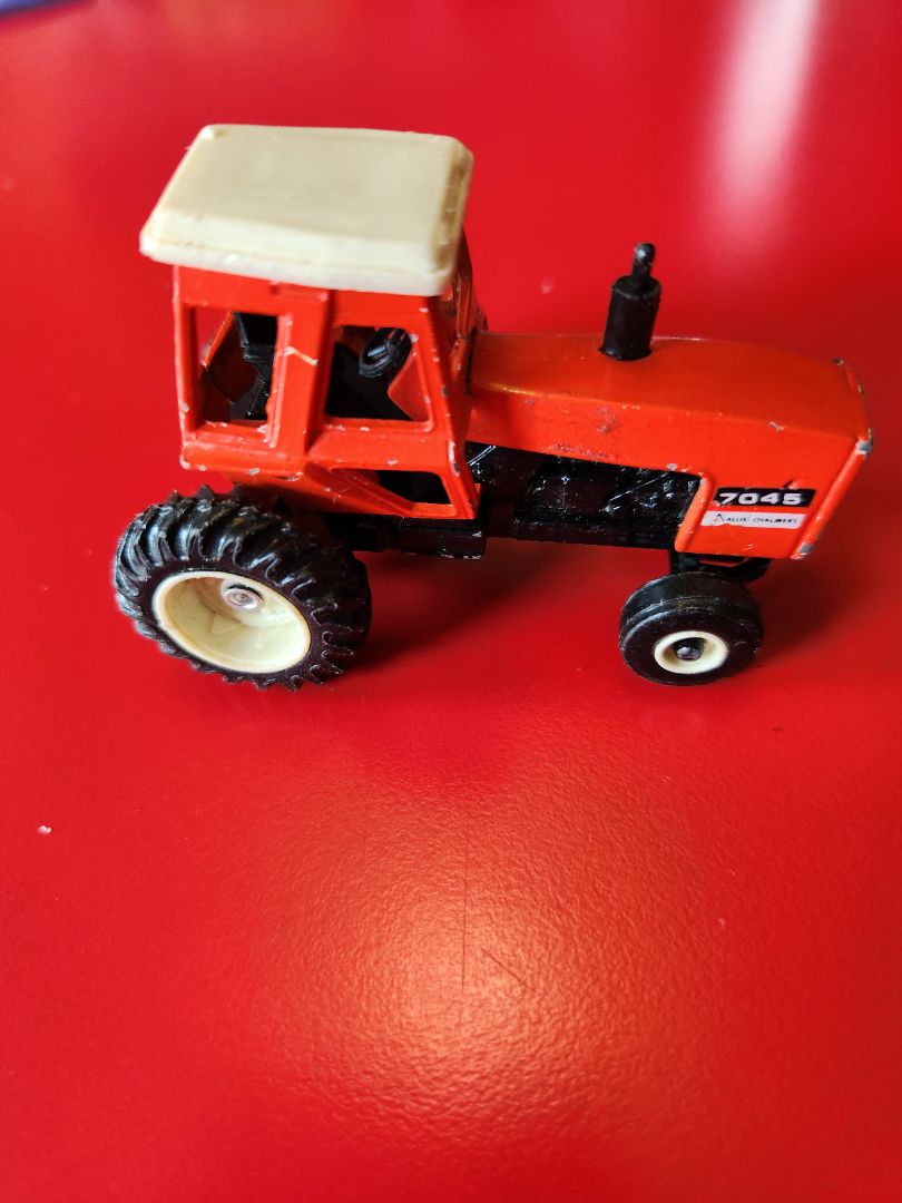 ALLIS-CHALMERS 7045 TRACTOR