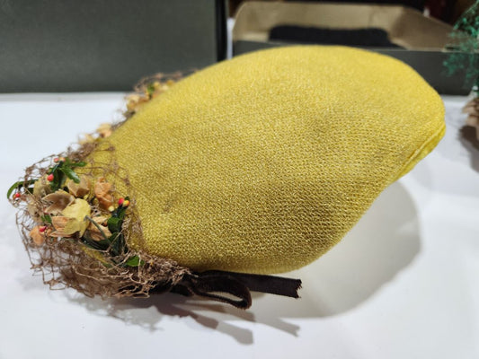 yellow straw with flowers  40's Yellow straw Halo /Bumper Hat