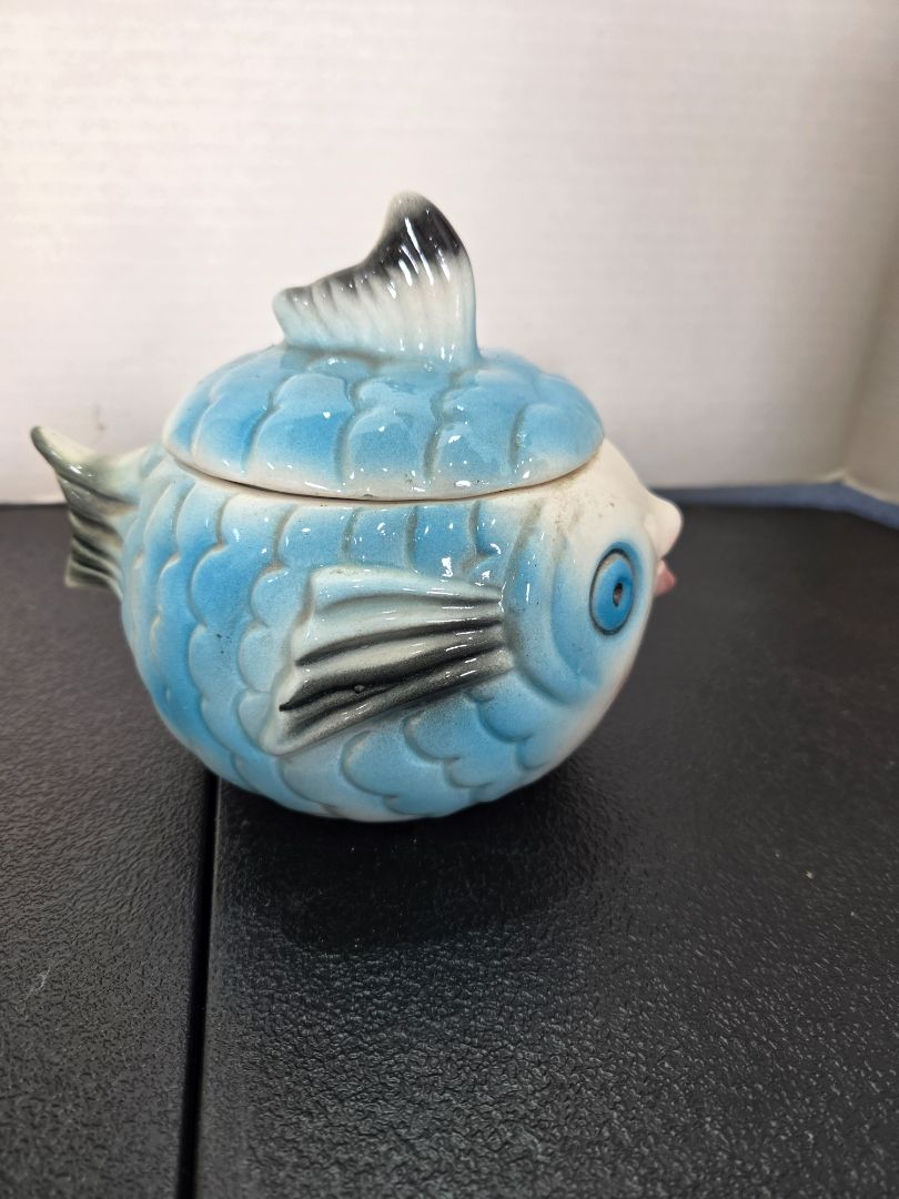 FISH BOWL BLUE AND WHITE