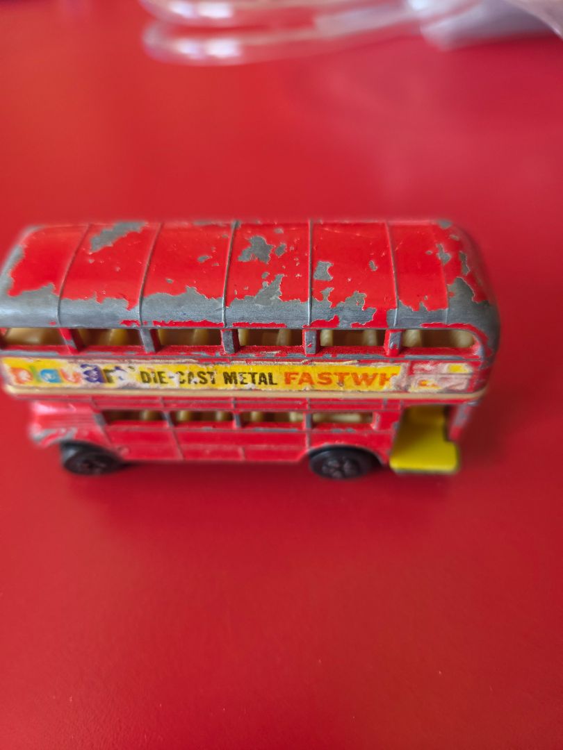 FAST WHEELS DOUBLE DECKER BUS