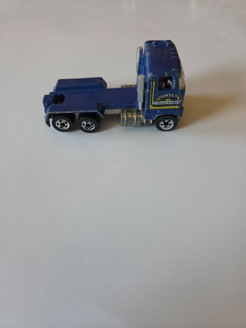 1981 HOT WHEELS SUNSET TRUCKING