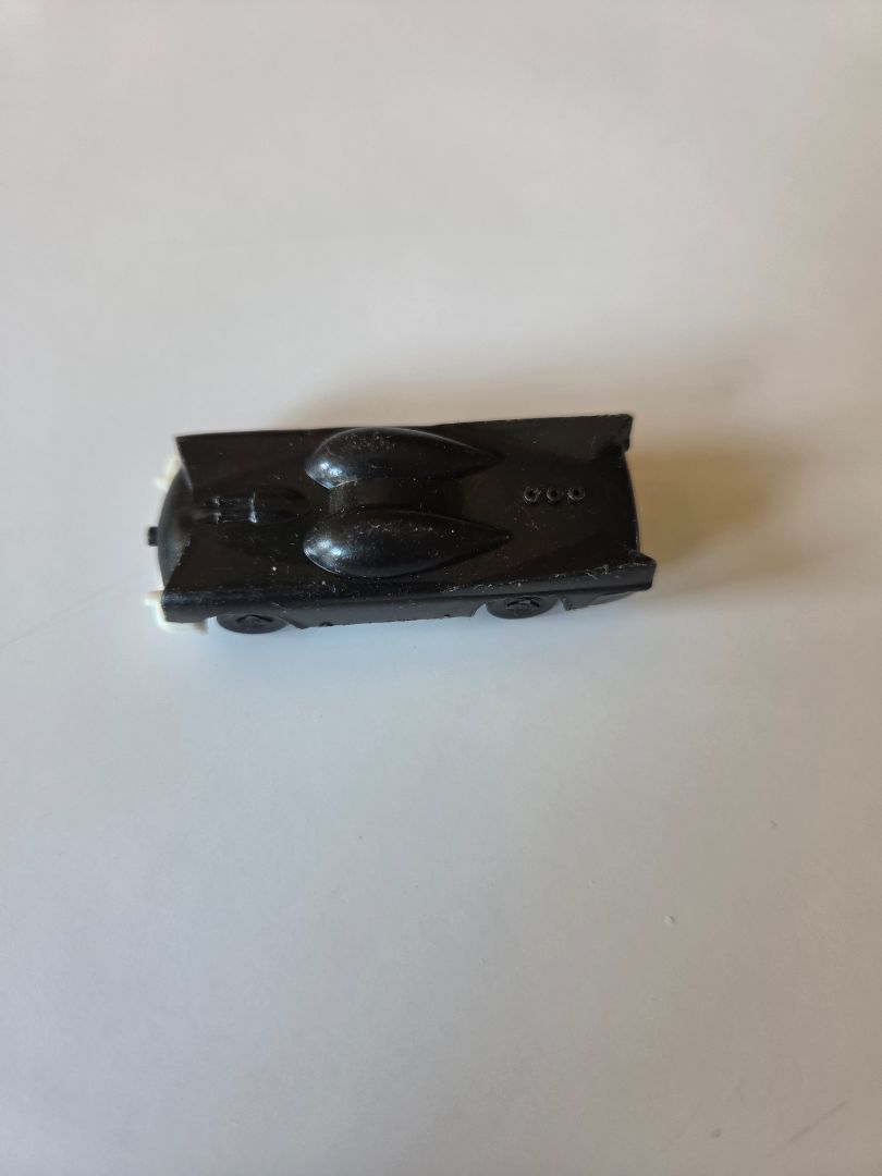 PLASTIC BATMOBILE HERO CAR