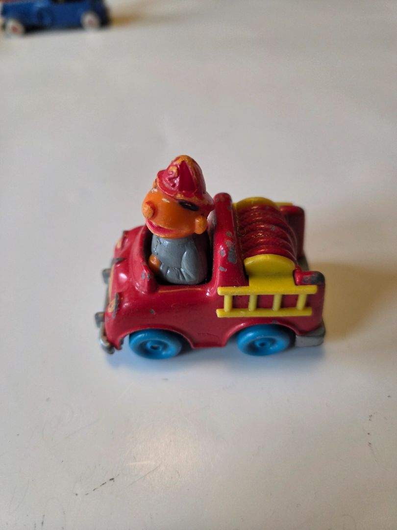 81 hasbro muppets ernie fire engine