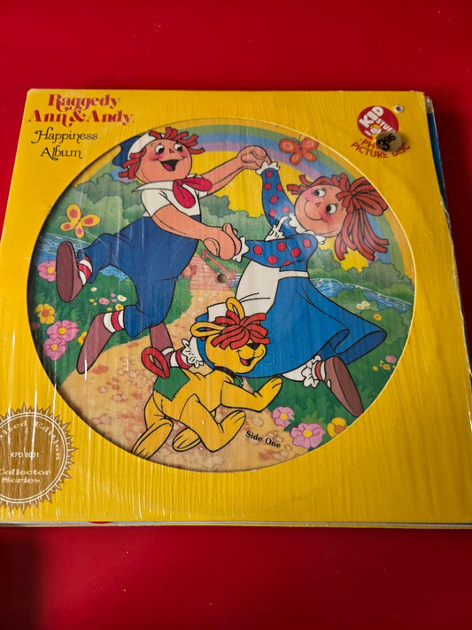 "Raggedy Ann and Andy Hapiness Album  1981