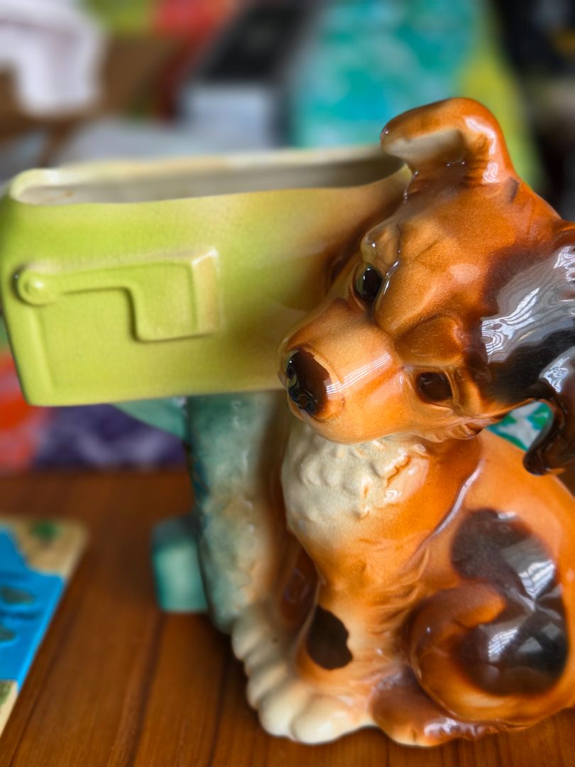 BROWN DOG PLANTER