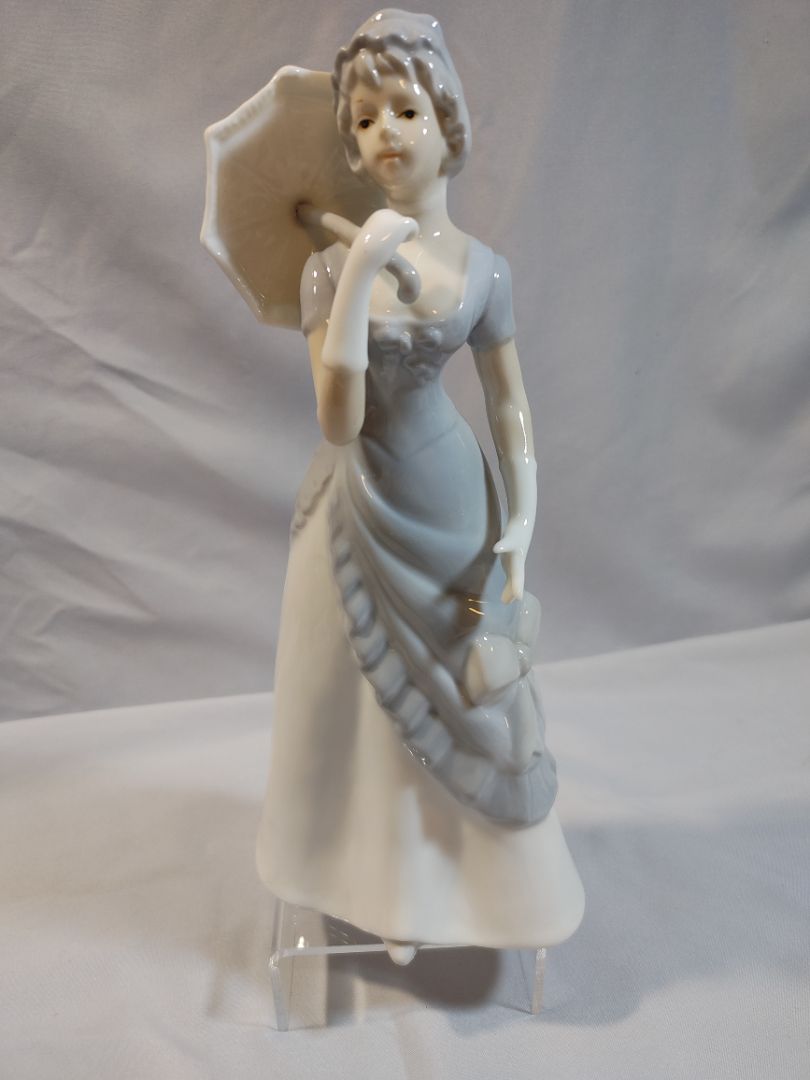 Blue, Pink, White Pastels Harvey knox, Kingdom Collection 1970 Vintage Southern Belle Porcelain Figurine, 8.5"