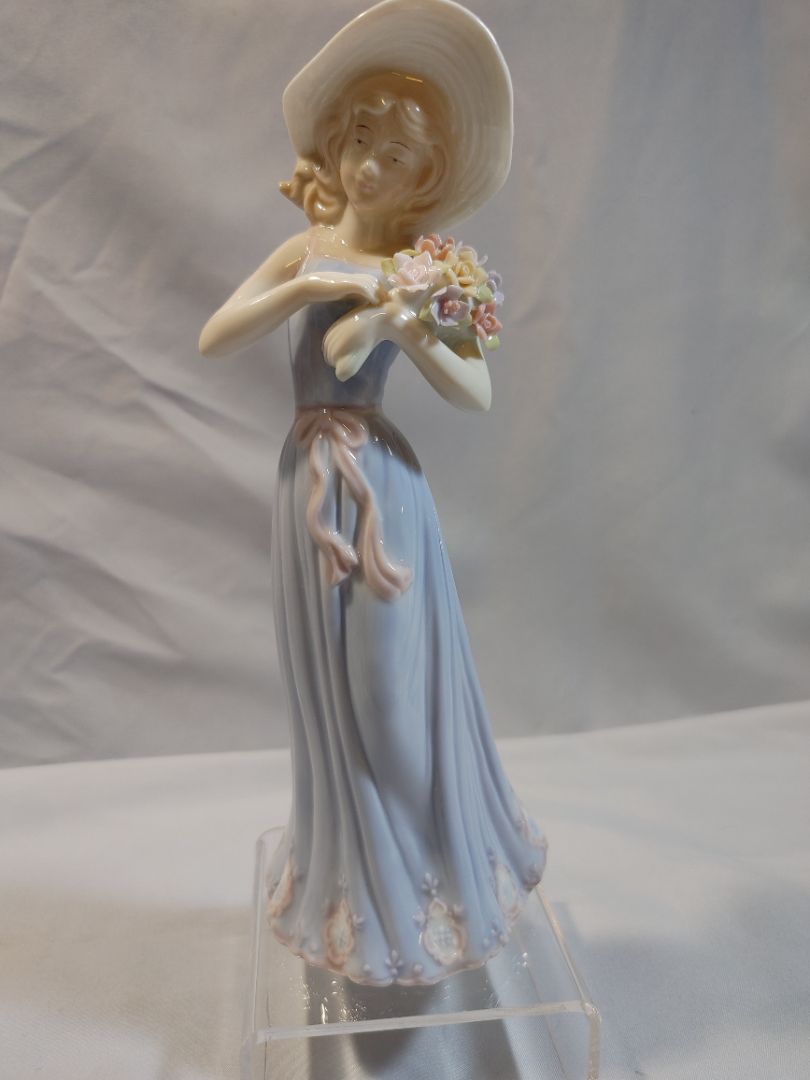 Blue, Pink, White Pastels House of Lloyd 1998 Vintage "Gathering Flowers" Porcelain Figurine, 8"