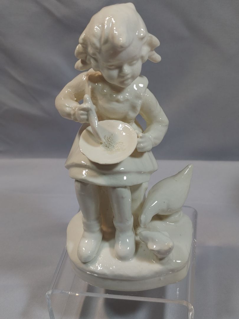 White  1960 White Celadon Figurine, Monochromatic Hummel style, 5"