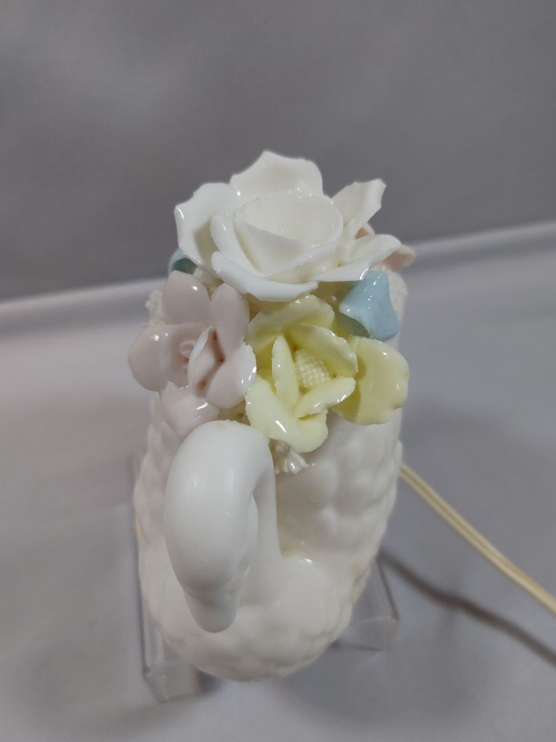 Porcelain Swan Floral Accent/Night Light Vintage "Greater than 50 years"
