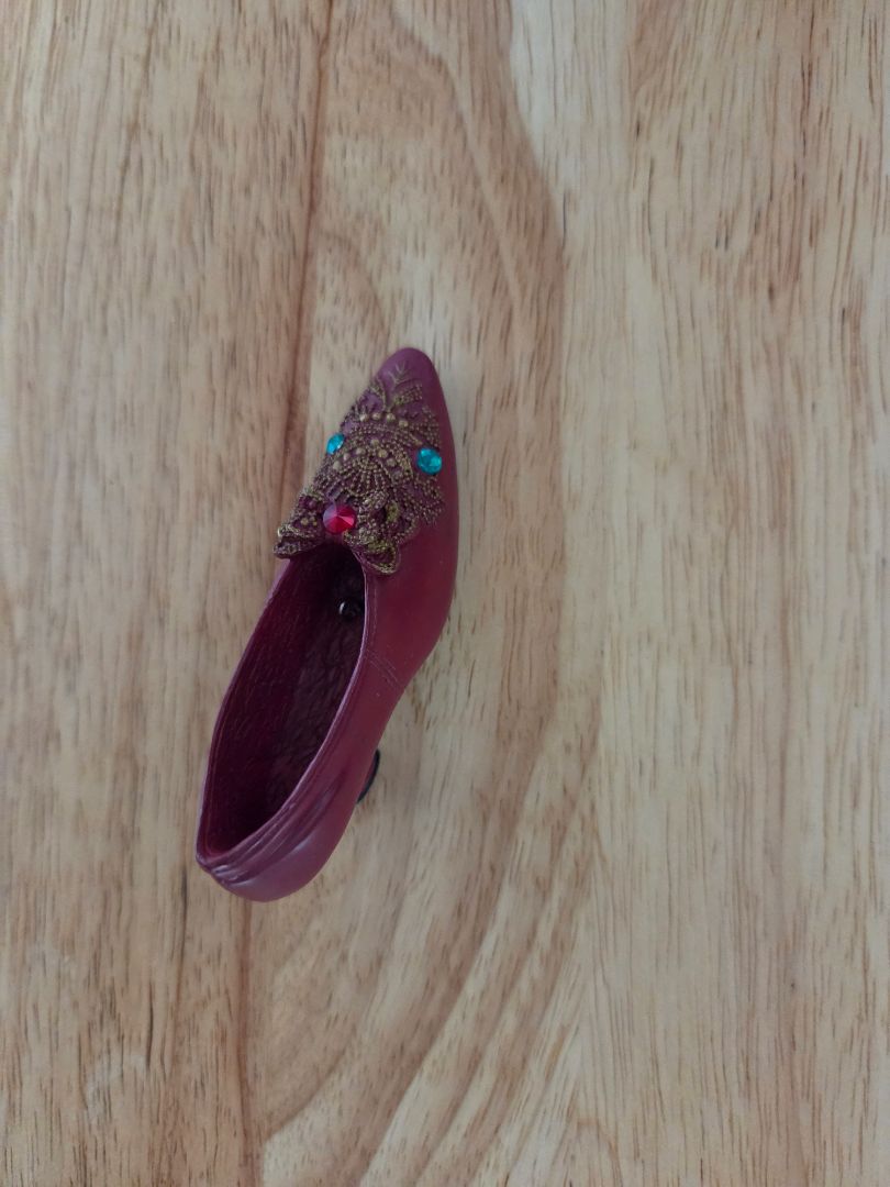 Mini show- maroon with bow