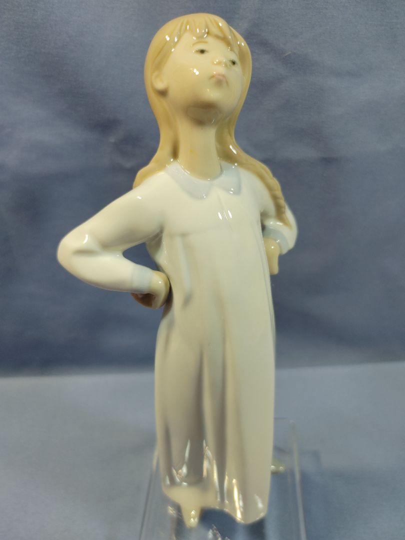 Lladro 1984 Porcelain Figurine, #4872 “Girl Stretching”, 8"