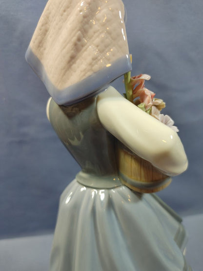 Lladro 1983 Porcelain Figurine, “From my Garden-Budding Blossoms” #1416, 10.5"