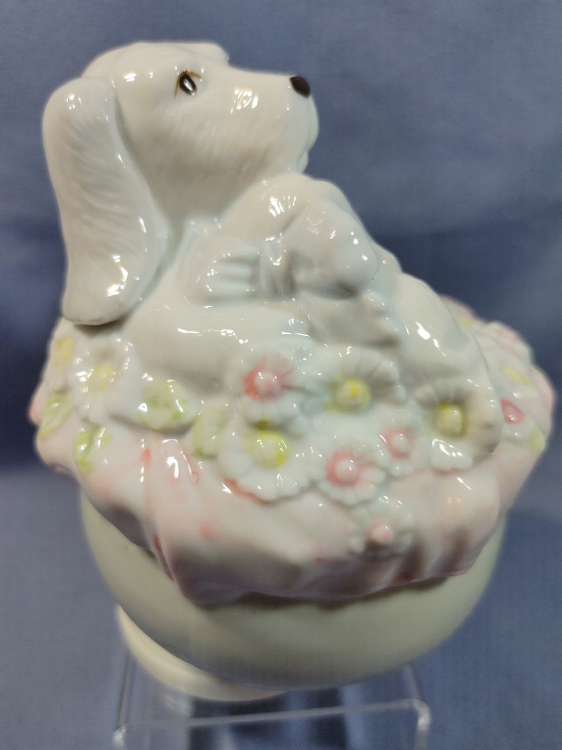 Dog with sleeping puppy Ceramic Musicbox, 5"
