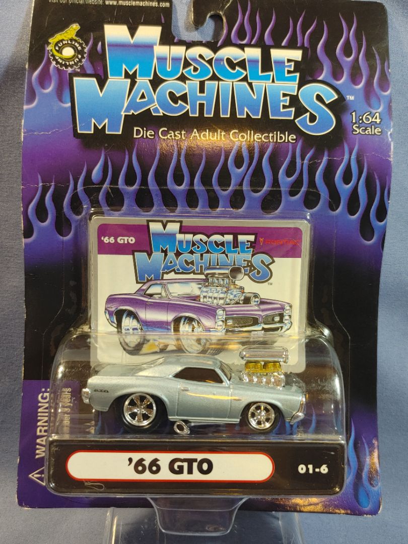 Muscle Machines Pontiac ‘66 GTO 1:64 Scale Die Cast Car #71151 Funline NEW